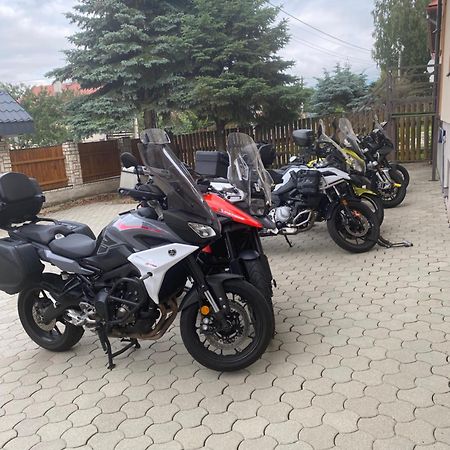 Penzion Vila Petra Bed&Breakfast Veľký Slavkov Exteriör bild