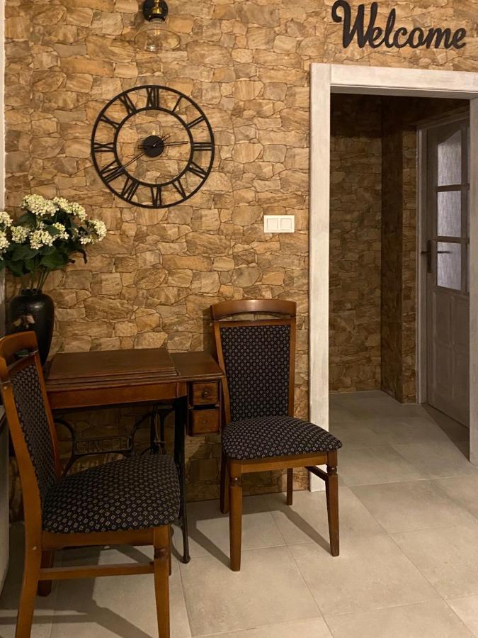 Penzion Vila Petra Bed&Breakfast Veľký Slavkov Exteriör bild