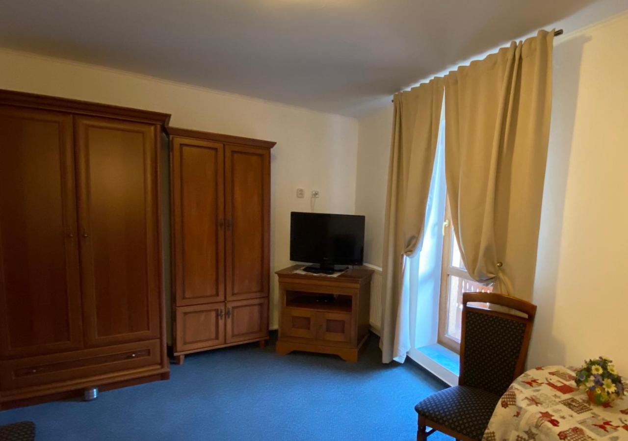 Penzion Vila Petra Bed&Breakfast Veľký Slavkov Exteriör bild