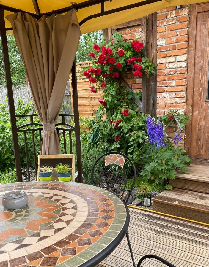 Penzion Vila Petra Bed&Breakfast Veľký Slavkov Exteriör bild