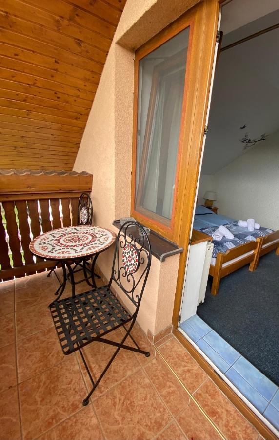 Penzion Vila Petra Bed&Breakfast Veľký Slavkov Exteriör bild