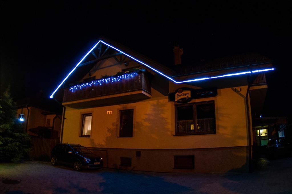 Penzion Vila Petra Bed&Breakfast Veľký Slavkov Exteriör bild
