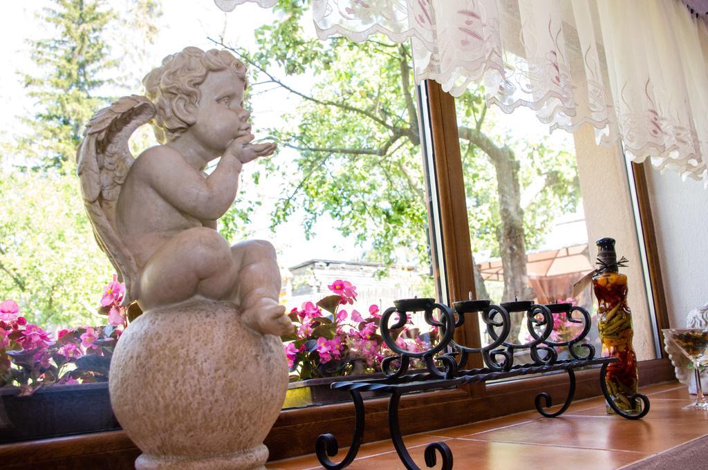 Penzion Vila Petra Bed&Breakfast Veľký Slavkov Exteriör bild